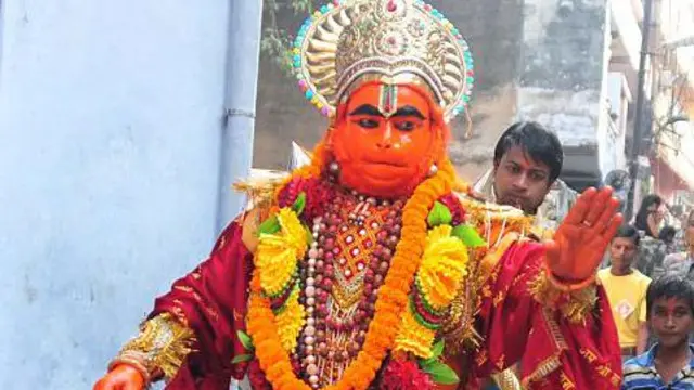 হনুমান জয়ন্তীর দিনে আইন শৃঙ্খলা বজায় রাখতে পশ্চিমবঙ্গে নেমেছে কেন্দ্রীয় বাহিনী