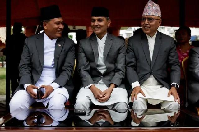 मन्त्री पदको शपथ लिनुअघि कुलमान घिसिङ, ओमप्रकाश अर्याल र रामेश्वर खनाल