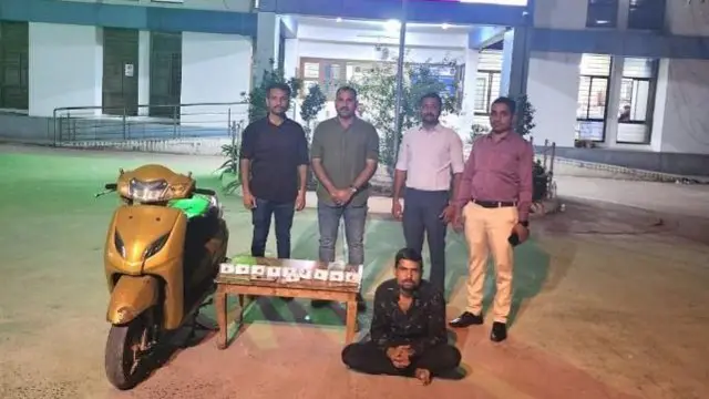 અમદાવાદ પોલીસ ચોરી