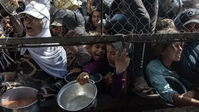 په غزه کې بشري وضعیت مخ په خرابېدو دی