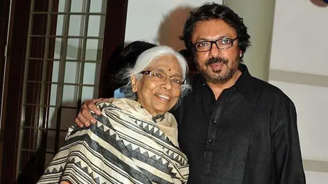 સંજય લીલા ભણસાલી તેમના માતા લીલા ભણસાલી સાથે 