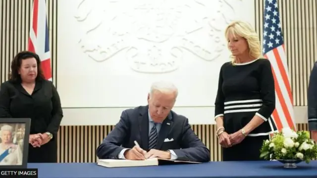 Joo Baayidan osoo ergaa gaddaa barreessanu