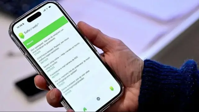 Imika waa xilligii dhaqaalaha xogta, halkaas oo xogtu tahay lacagta.
