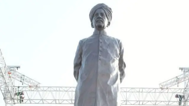 सर छोटू राम की प्रतिमा