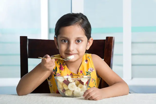 மூச்சுக்குழாயில் சிக்கும் உணவுப் பொருள்: உயிரைக் காக்க உதவும் எளிய முதலுதவி