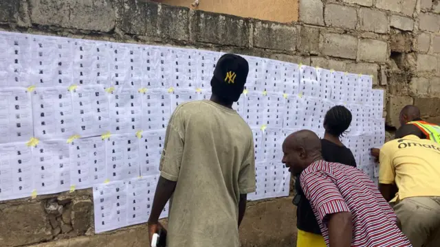 Ndị na-achọ aha ha n'ebe ha ga-atụ vootu