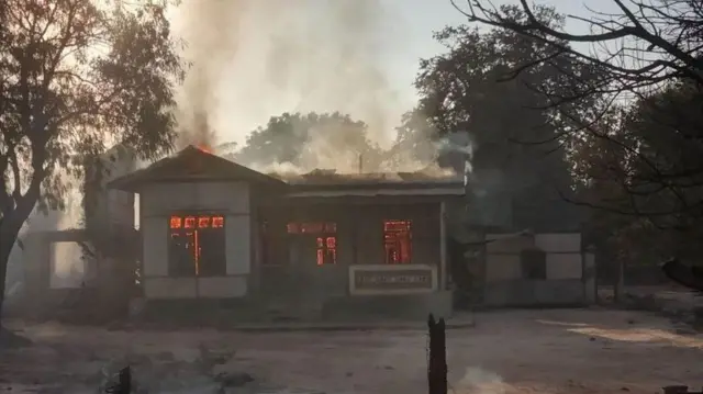 တိုက်ပွဲဒေသေတွေမှာ စစ်ရှောင်နေရလို့ သင်္ကြန်တွင်း ဥပုသ်စောင့်တာစတဲ့ ကုသိုလ်ကောင်းမှုတွေ လုပ်နိုင်မှာ မဟုတ်တဲ့အကြောင်းပြော