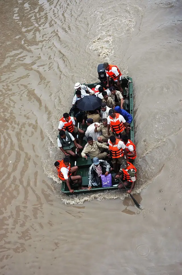 Surat floods, Gujarat's economic capital Surat loss every thing in floods.Adajan Patiya, Palanpur patiya,Chhapra bhatha,ved, Navnath,Singanpor,Amraat oli,Simada,Purna,Chikuvadi. katargav,Calinath chok,parbat patiya and other out side area in the floods water. 