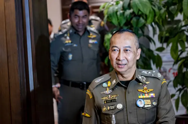 พล.ต.อ.ต่อศักดิ์ และ พล.ต.อ.สุรเชษฐ์ 