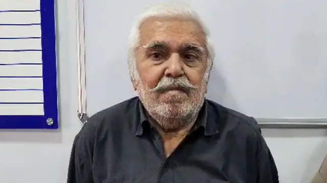 જસદણમાં બીજા લગ્ન મુદ્દે પિતા દ્વારા પુત્રની હત્યા કે બીજું કોઈ કારણ જવાબદાર, ગેરકાયદેસર હથિયાર ક્યાંથી ખરીદ્યું ? કેટલામાં ખરીદ્યું ? બીબીસી ગુજરાતી, બીબીસી ન્યૂઝ ગુજરાતી 