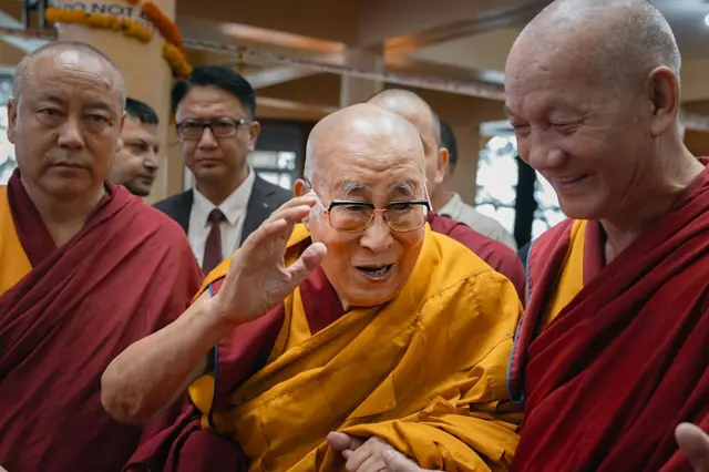 Nhà lãnh đạo tinh thần của Phật giáo Tây Tạng, người từng được trao giải Nobel Hòa bình, chính thức tròn 90 tuổi