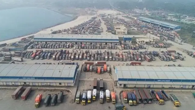 এশিয়ার বৃহত্তম স্থলবন্দর পেট্রাপোল-বেনাপোল