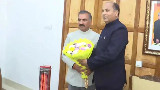 మాజీ హిమాచల్ సీఎం జయరాం ఠాకూర్‌తో 