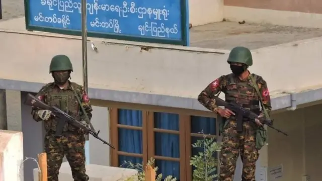မင်းတပ်မှာ တလအတွင်း အရပ်သား အယောက် ၆၀ အဖမ်းခံရ (ပုံဟောင်း) 