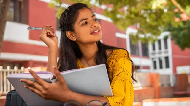 बैंकिंग सेक्टर में कैसे मिलती है नौकरी