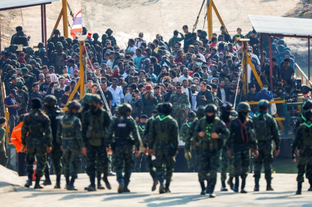 Wayita Poolisootni Taayilaand fi Kaamboodiyaa naannawa wirtuwwaan to'atanii namoota baasan
