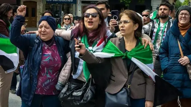 Сүрөттө: Сирия диаспорасы абдан чоң. Сирияда көптөр чет жердеги туугандары жиберген акчанын жардамы менен гана жан багышууда