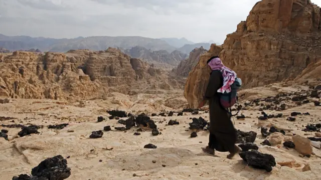 નરેન્દ્ર મોદી જોર્ડનયાત્રા, ભારત યુરોપ વેપાર, ભારત જોર્ડન સંબંધ, પેટ્રા શા માટે વિખ્યાત છે, પેટ્રાની શોધ કોણે કરી હતી, પેટ્રાનો ઇતિહાસ, બીબીસી ગુજરાતી આંતરરાષ્ટ્રીય સમાચાર ઇન્ટરનેશનલ ન્યૂઝ 