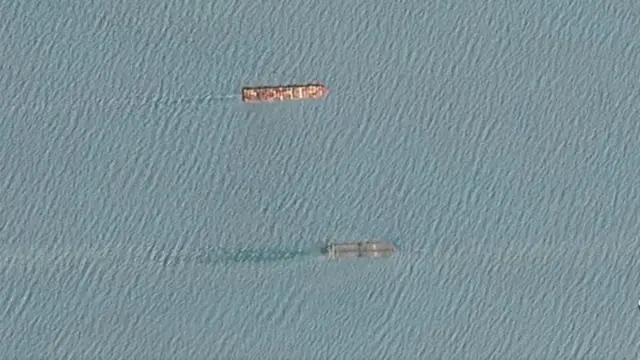 সর্বশেষ তথ্য অনুযায়ী, ইরানি তেল বহনকারী দুটো ট্যাংকার হরমুজ পেরিয়ে ভারতে যাচ্ছে। 