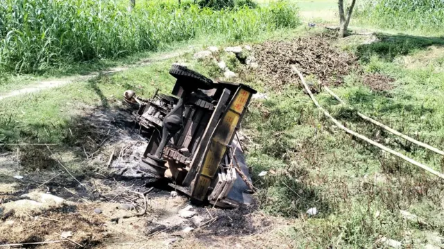 পুড়িয়ে ফেলা নসিমন