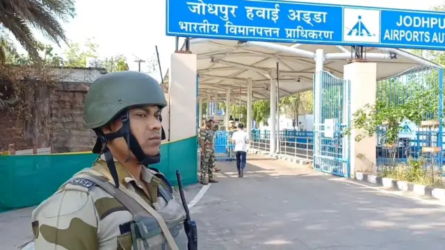 যোধপুর থেকে বিশেষ বিমানে করে অবৈধ বাংলাদেশি হিসেবে চিহ্নিত ১৪৮ জনকে বাংলাদেশে ফেরত পাঠানোর উদ্যোগ নেওয়া হয়েছে, ফাইল ছবি