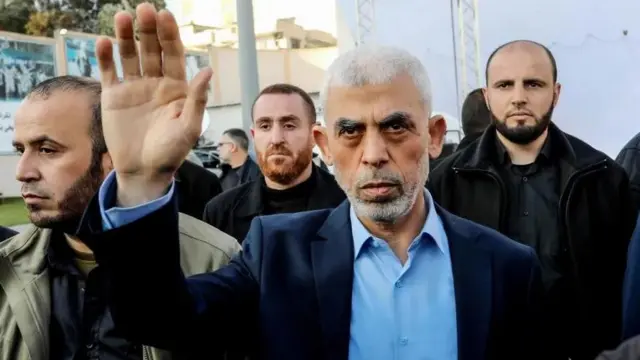 গাজার হামাস নেতা ইয়াহিয়া সিনওয়ার লুকিয়ে আছেন বলে মনে করা হচ্ছে।