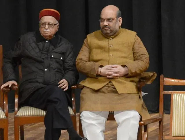 लाल कृष्ण आडवाणी के साथ अमित शाह की ये तस्वीर मार्च 2015 की है