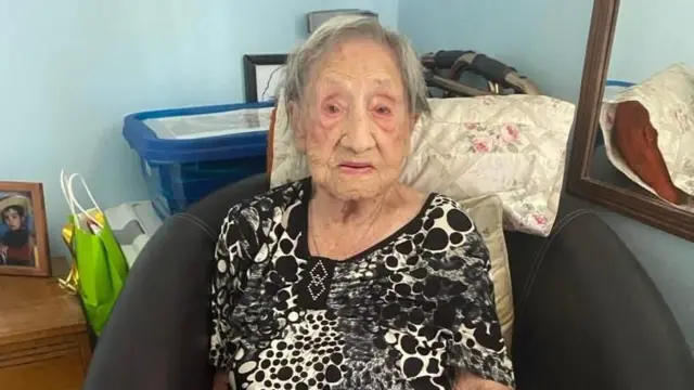 تقول مارغريتا فلوريس: “يطلبون مني أن أرتاح، لكني لا أحب الراحة بل أحب أن أبقي ذهني مشغولاً"
