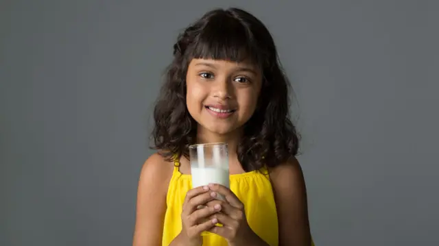 दूध में कौन से पोषक तत्व होते हैं?