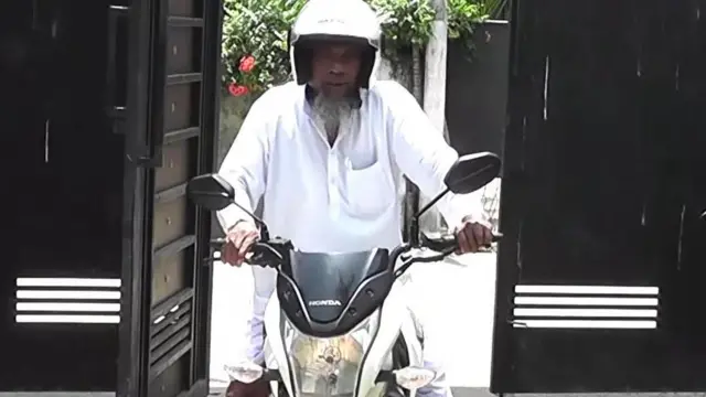 இலங்கையை சேர்ந்த 72 வயது முதியவரின் விசித்திர குணம்