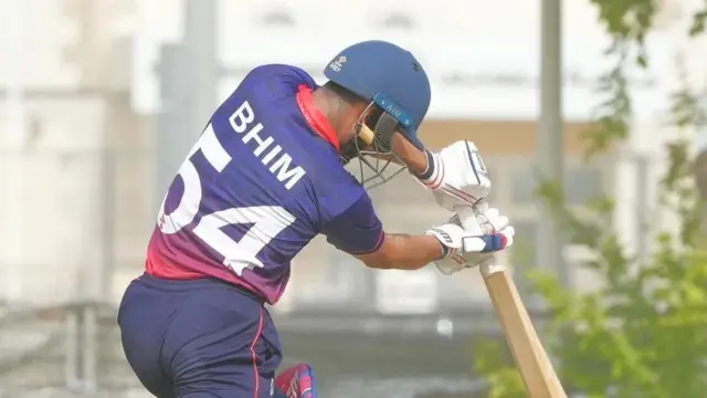 यूएईविरुद्ध ब्याटिङ गर्दै भीम सार्की