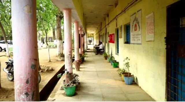 கடவுள் மறுப்பாளரான ஆசிரியரை வலுக்கட்டாயமாக கோவிலில் பூஜை செய்ய வைத்த இந்துத்துவா அமைப்புகள்