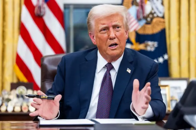 Le président Donald Trump dans le bureau oval