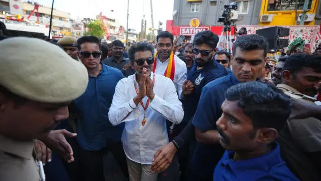 திராவிட கட்சிகளைப் பின்னுக்குத் தள்ளி விஜய் வரலாறு படைத்தது எப்படி? களத்தில் என்ன நடந்தது?