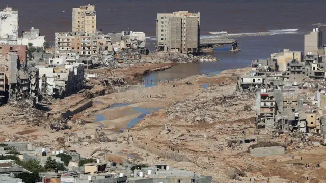 Balaa lolaa Liibiyaa keessatti hidhi bishaanii lama cabee mudateen lakkoofsi namoota du'anii 20,000 ta'uu mala jedhamee sodaatameera