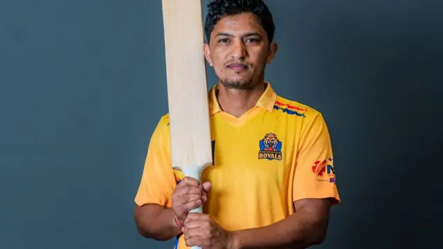 नरेश वुढाएर