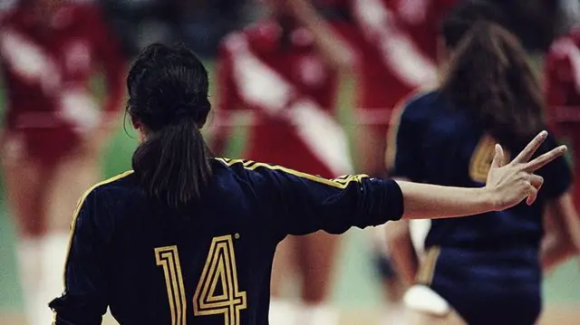 Equipo peruano de voleibol se ve borroso participando en Seúl 88