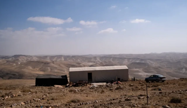 Moşe Şarvit'in karakolu