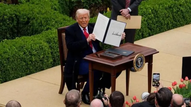 డోనల్డ్ ట్రంప్ 