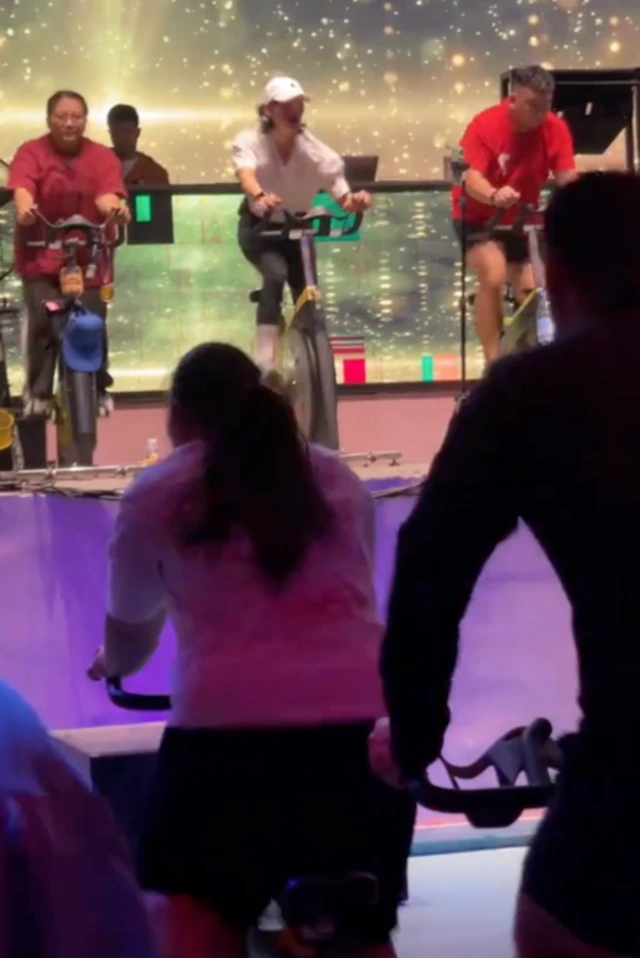 कैंप में हर रोज़ चार घंटे एक्सरसाइज़ करनी होती थी और दो बार वज़न होता था