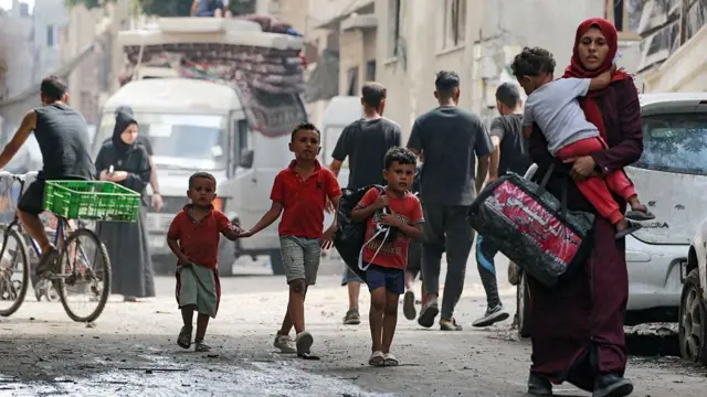 ग़ज़ा के लगभग सभी परिवार कई बार विस्थापित हो चुके हैं