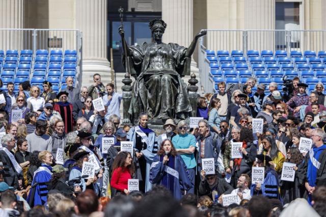 اساتید دانشگاه کلمبیا به حمایت از معترضان برخاسته‌اند