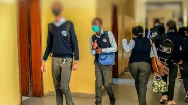 ተምሃሮ ኣብ ቤት ትምህርቲ