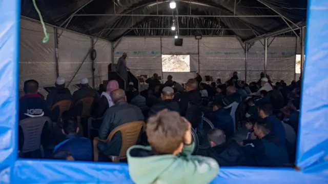 صلاة أول جمعة من شهر رمضان في خان يونس، غزة