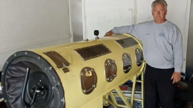 ब्रॅडी रिचर्ड्स लोखंडी फुफ्फुसांसोबत