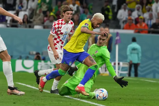 Неймар 105 мүнөттө эсепти ачканда баары Бразилия чейрек финалга чыкты деп ойлогон... 