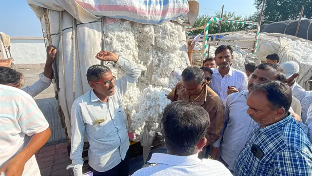 બોટાદ એપીએમસીમાં કડદા વ્યવસ્થા, કોટન સબયાર્ડ, કોટન અને બીજી જણસોનો વેપાર શરૂ, આમ આદમી પાર્ટી અને રાજુ કરપડા તથા પ્રવીણ રામ, બીબીસી ગુજરાતી 