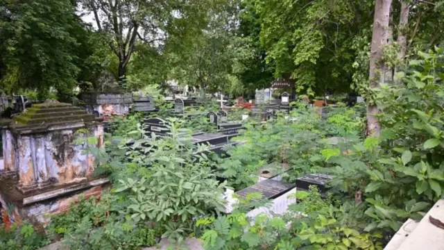 ਕਬਰਸਤਾਨ