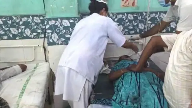 धोतऱ्याची भाजी खाल्ल्याने कुटुंब रुग्णालयात
