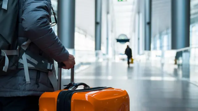 সম্প্রতি ভিসা দেওয়ার প্রক্রিয়া আরও জটিল করেছে যুক্তরাষ্ট্র সরকার